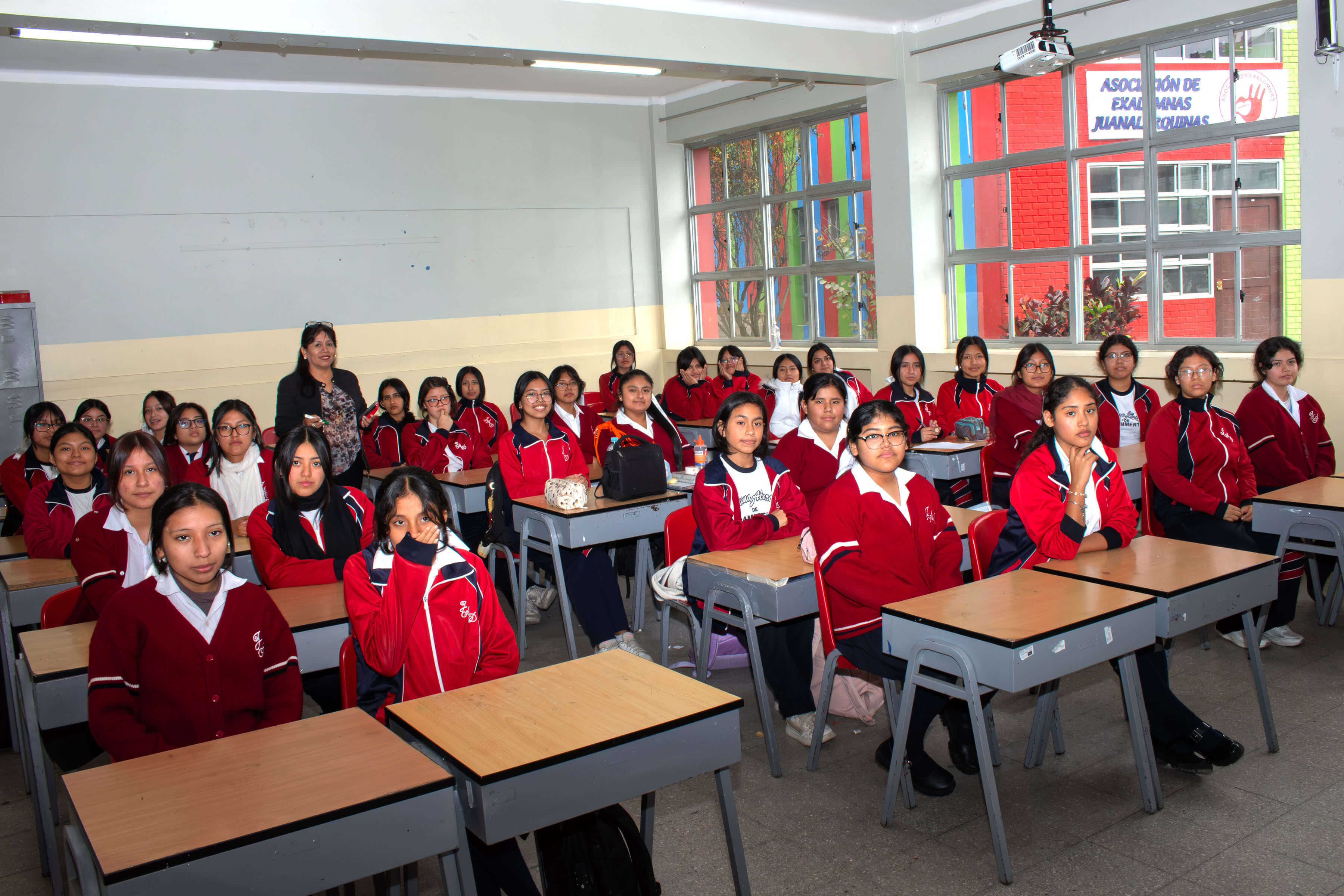 Nivel Secundaria con Formación Técnica - I.E. Juana Alarco de Dammert